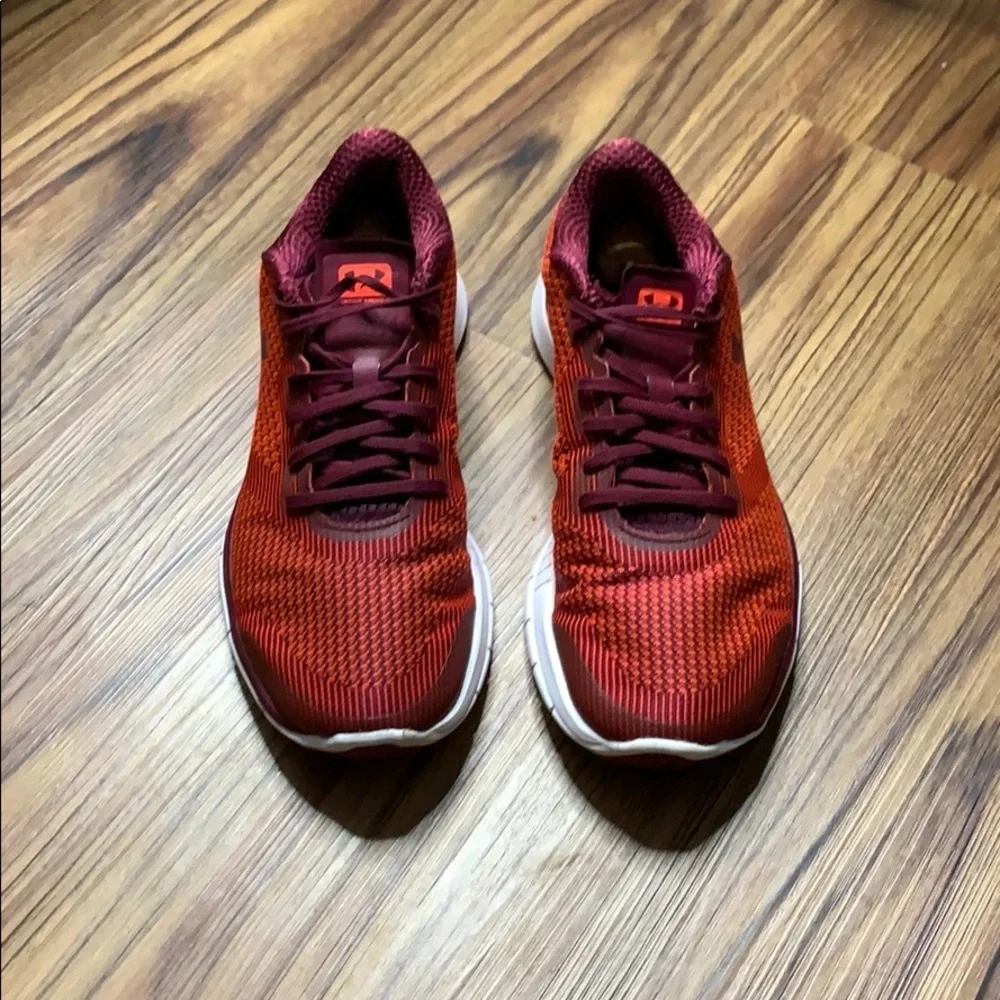 Under Armour Charged WMNS Running  Sneakers